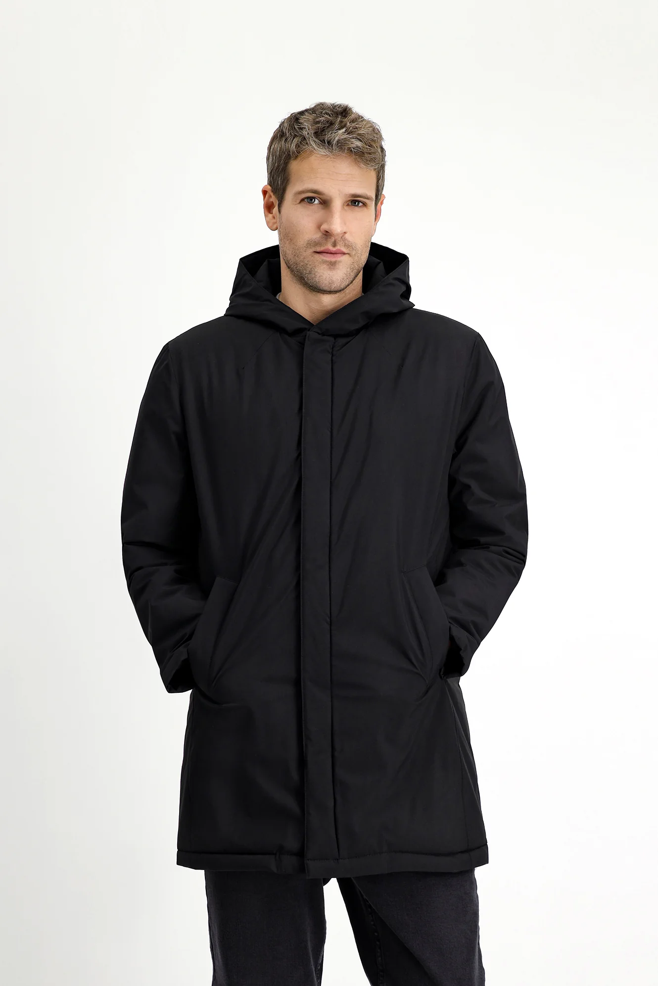 Siyah Slim Fit Dar Kesim Kapüşonlu Spor Şişme Kaban - Image 4